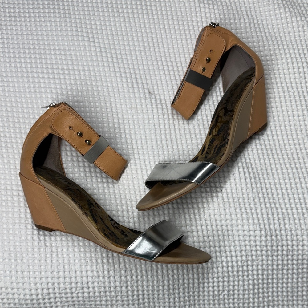 Sam Edelman Tan and Silver Wedge Sandals w/Back Zipper - Size 7.5